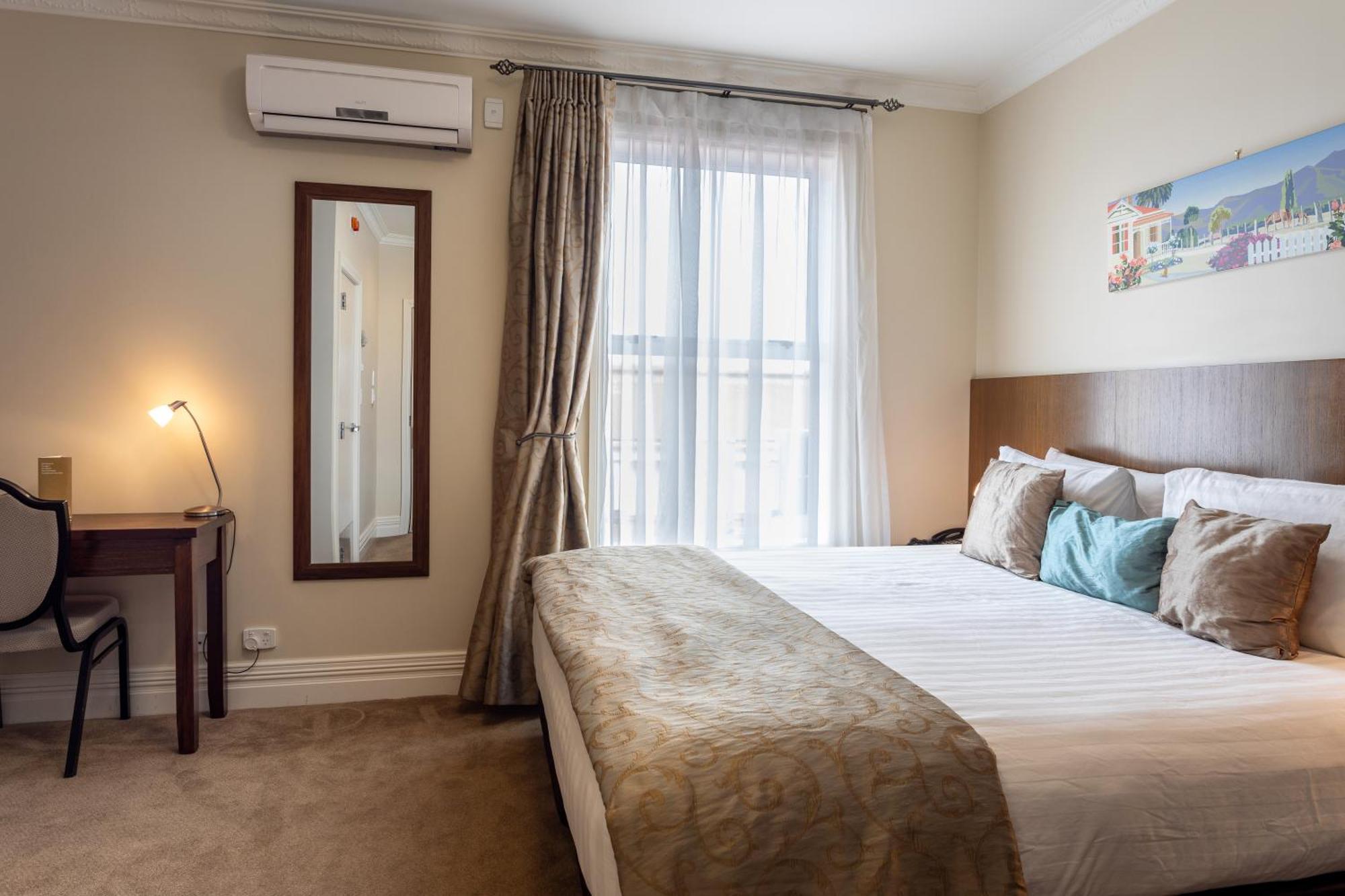 Tuakau Hotel 4*
