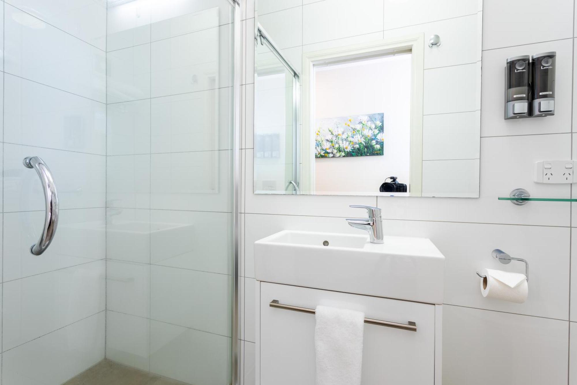Hotel Tuakau Hotel 4*