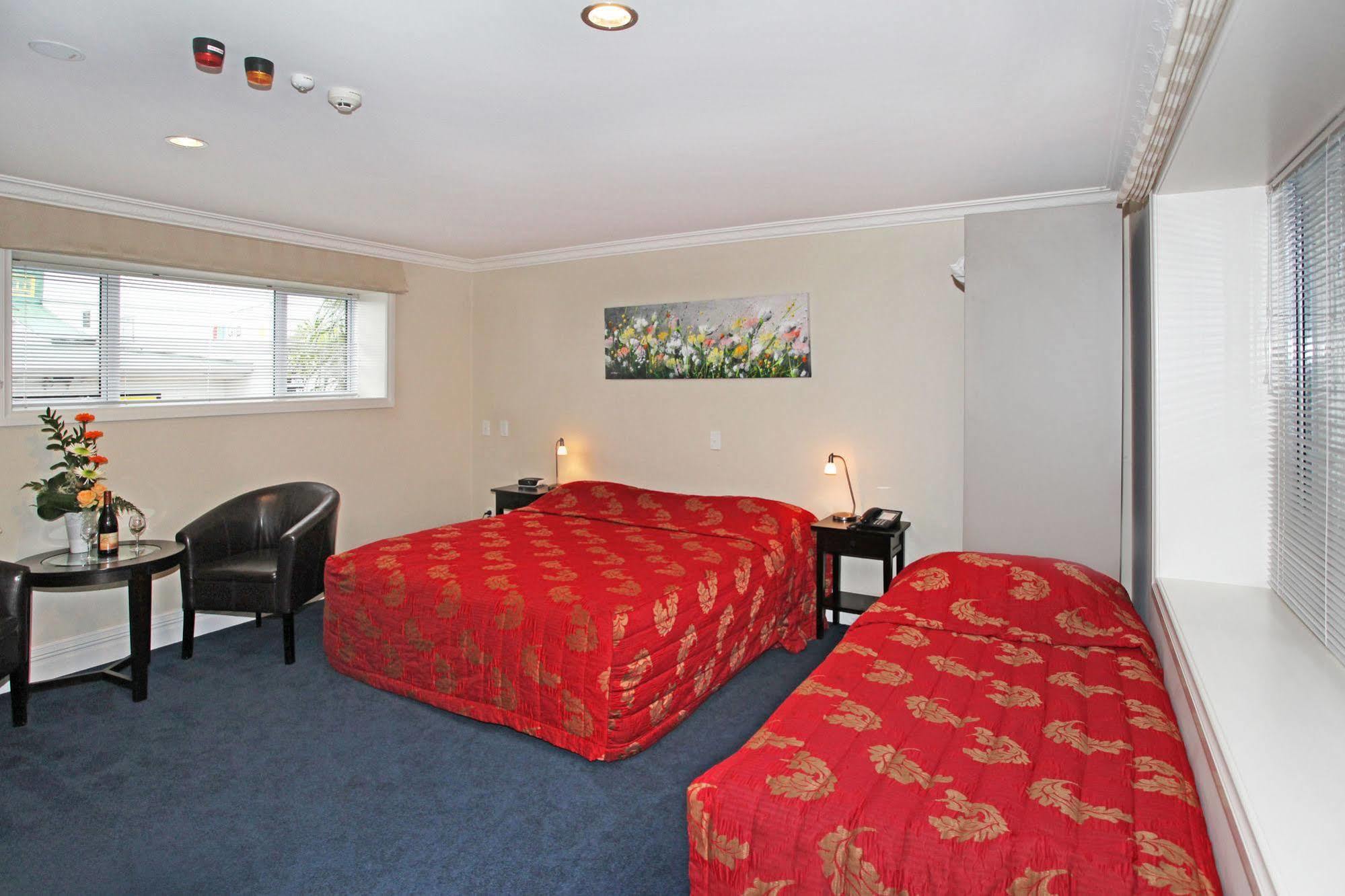 Hotel Tuakau Hotel 4*